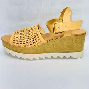 Universal‎ Thread Woven Platform Wedge Sandals Tan Women's Size 9 Memory Foam